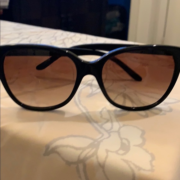 Sunglasses - Picture 4 of 5